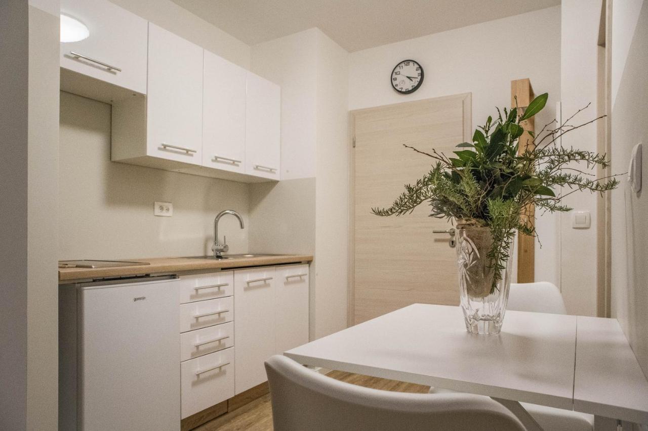 Jantar Apartmaji Ново Место Екстер'єр фото