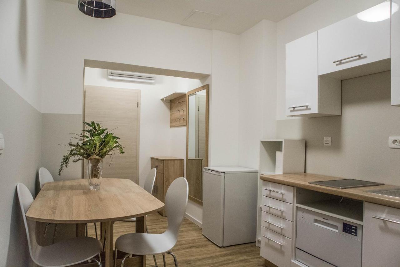 Jantar Apartmaji Ново Место Екстер'єр фото