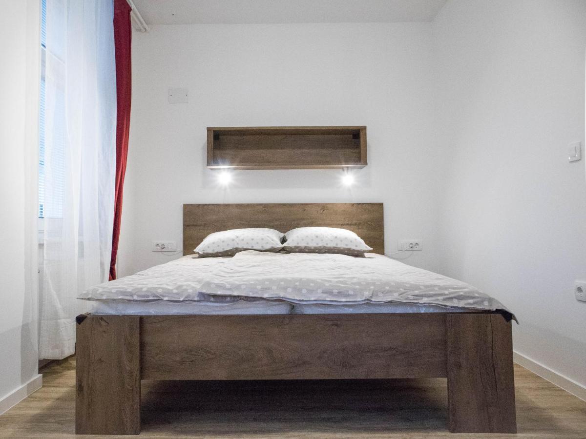 Jantar Apartmaji Ново Место Екстер'єр фото