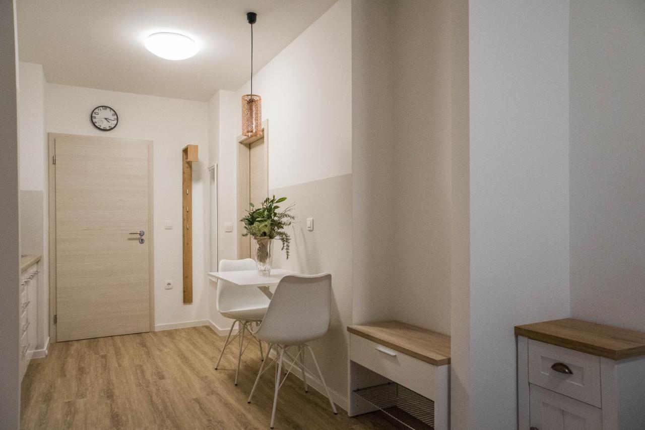 Jantar Apartmaji Ново Место Екстер'єр фото